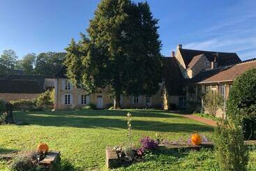 ツーリストアパートメント Charming Normandy Country Home