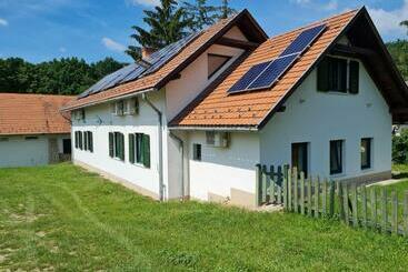 ペンション Patakmalom Vendégház