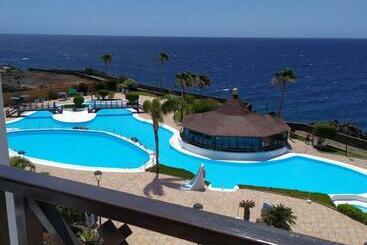 شقق خاصة سياحية For Your Best Holiday In Rocas Del Mar With Amazing Ocean View
