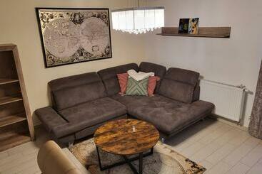 Tourist flats Apartmanyhurbanova3