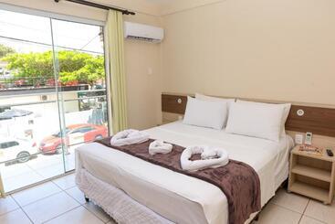 هتل Pousada Roberto Monteiro   Frente Mar