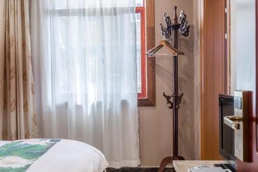 هتل Guilin Oasis Inn
