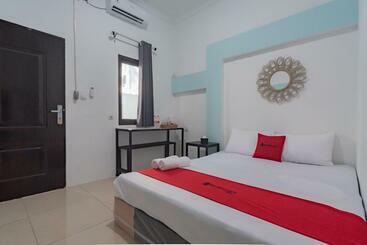 هتل Reddoorz @ Jalan Raya Tuparev Karawang