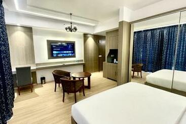 هتل The Grace Residency, Lucknow