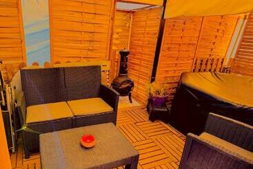 پانسیون Résidence Caenee, Le Dépaysement Naturiste En été Avec L Atypique Studio Climatisé Vintage En Sous P