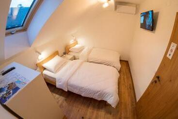 هتل آپارتمان Petlov Salaš Rooms