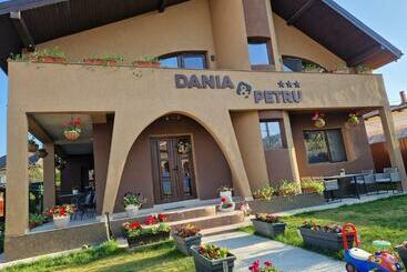 بنسيون Dania&petru Residence