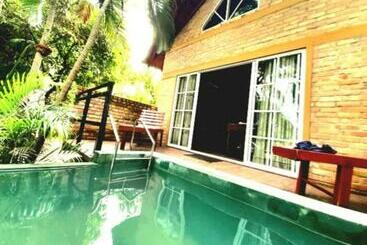 민박 Airport Villa Kamatha Foreign Booking Only