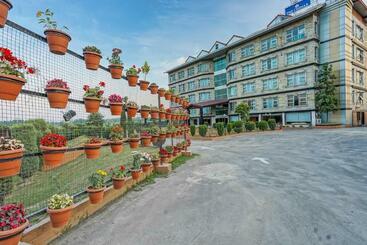 Hotel The Chinar Resort & Spa, Srinagar