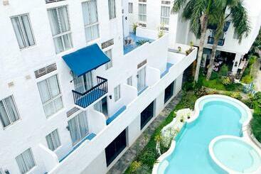 Апарт-отель The Greek Pod   Private Staycation Pod In La Bella Tagaytay