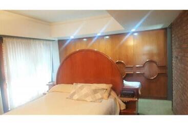 آپارتمانهای توریستها Amazing Villa With Swimming Pool, 50 Mins From Bue