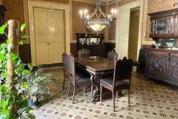 تختخواب و صبحانه Bed And Books Isabella