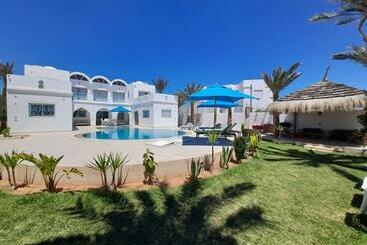 דירות לתיירים Villa La Palmeraie D Arkou, Grande Piscine