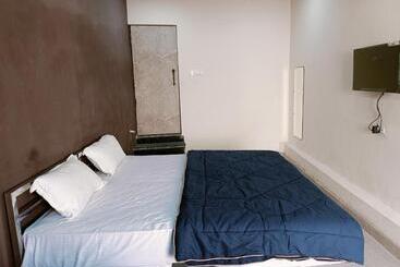 Отель Royal Inn