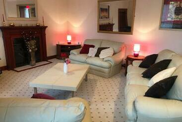 شقق خاصة سياحية Executive Serviced Apartments 2