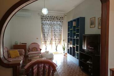 Жильё для туристов Casada Spazioso E Luminoso Appartamento