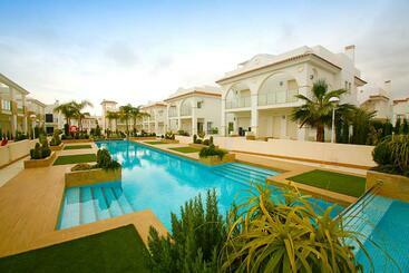 شقق خاصة سياحية Luxury Bungalow Allegra 43 With Ac And Pool