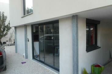 ツーリストアパートメント Super F2 La Londe Les Maures