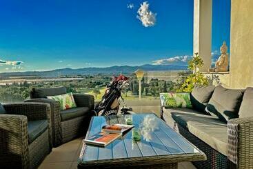 شقق خاصة سياحية Baviera Hills Holiday Apartment