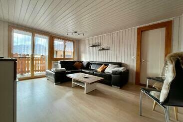 דירות לתיירים Chalet Diana   Spacious Flat   Village Core   South Facing   Ski In/ski Out