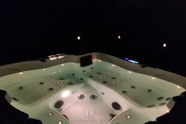 דירות לתיירים La Remise De Guytou Et Spa