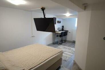 Жильё для туристов Studio Ferienwohnung Untergeschoss