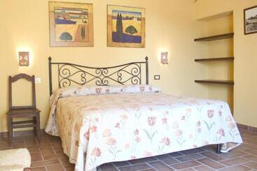 فندق La Pulledraia Del Podere Montegrappa