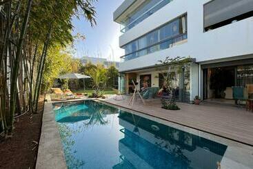 Жильё для туристов Superbe Rez De Jardin Avec Piscine Privative