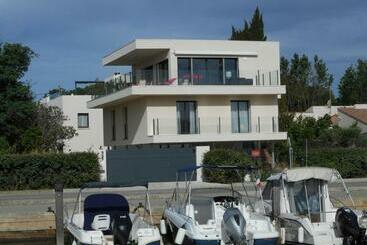 ツーリストアパートメント Superbe Villa Vue Mer 4 Etoiles 10 Couchages Piscine Chauffe