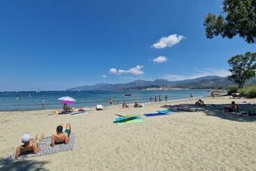 ツーリストアパートメント Charmant Logement Avec Piscine à 300 M De La Plage