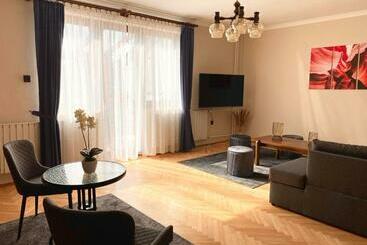 ツーリストアパートメント Vamos Apartman