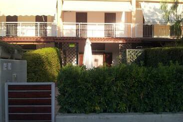 شقق خاصة سياحية Villetta In Villaggio Vacanze Metatur Metaponto