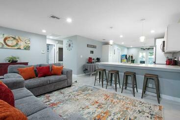 شقق خاصة سياحية The Ave   3 Miles From The Beach