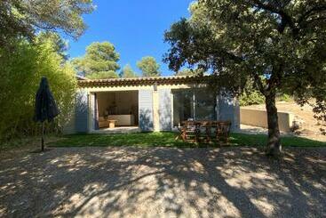 דירות לתיירים Maison Au Calme Au Pied Du Luberon