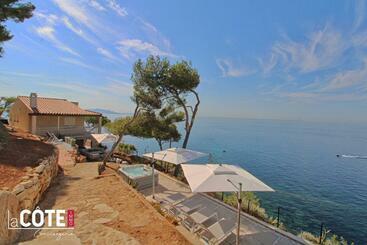 דירות לתיירים A Couper Le Souffle Magnifique Villa Sur L Eau