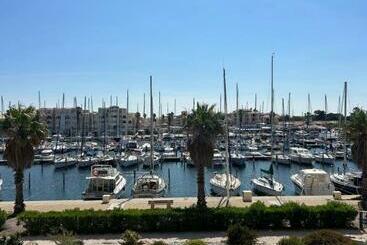 ツーリストアパートメント Le Tramontane ,draps Et Serviettes Non Inclus