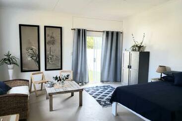 דירות לתיירים Little Jack S Cottage   2 Guests + Pet Friendly