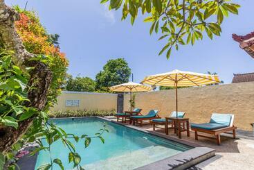 Пансион Surf Retreat Villa Sari Bali
