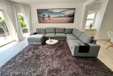 ツーリストアパートメント Veens Crew Home 4 Pax