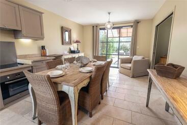 ツーリストアパートメント Villa De Charme 13