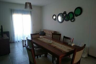 شقق خاصة سياحية Aparts Kodu  Residencia Familiar