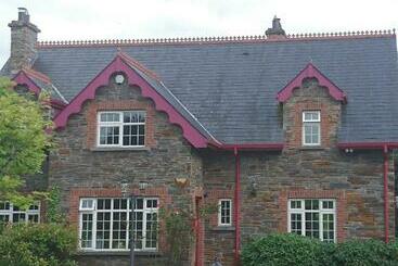 مبيت وإفطار Rossclare Lodge