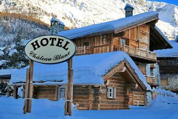 Отель Relais Du Chateau Blanc