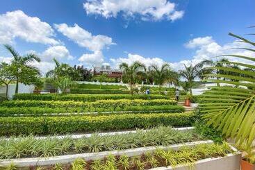 فندق Bridgeview Resort