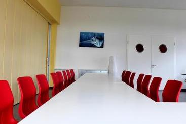 هتل Younior  Stralsund