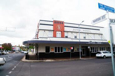هتل The Royal  Armidale