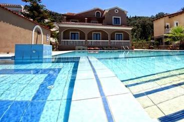 Maria S Beach Apartments