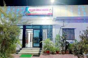 פנסיון Nilam Guest House