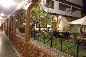 Отель Kang Lha Chen