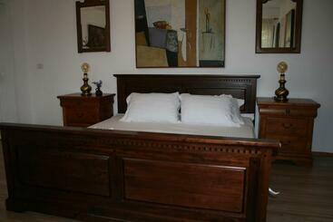 پانسیون Colev Rooms